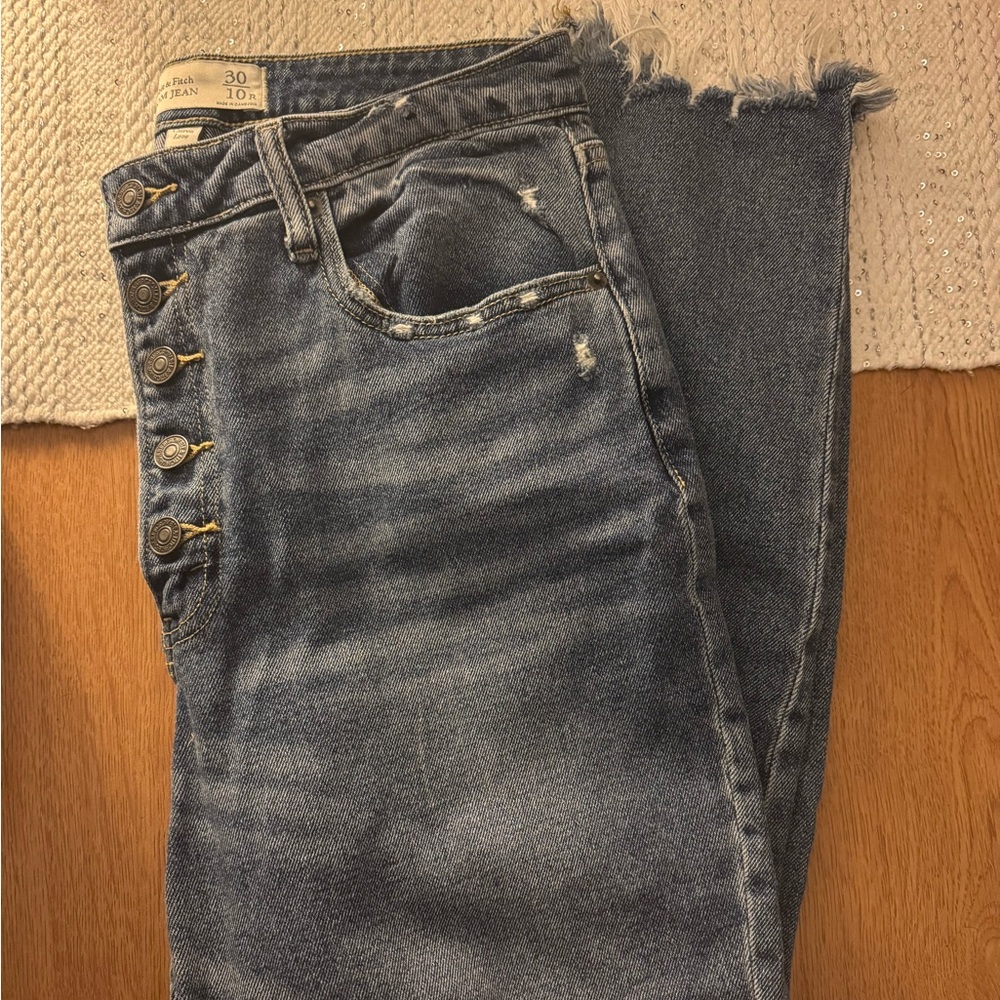 A&F Mom jean curve love